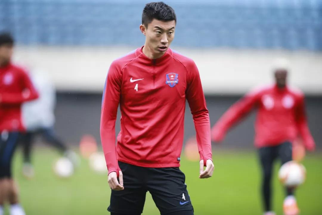 大连一方主场失利，防守不力尤为突出需加强训练(为干事者鼓劲为担当者撑腰)