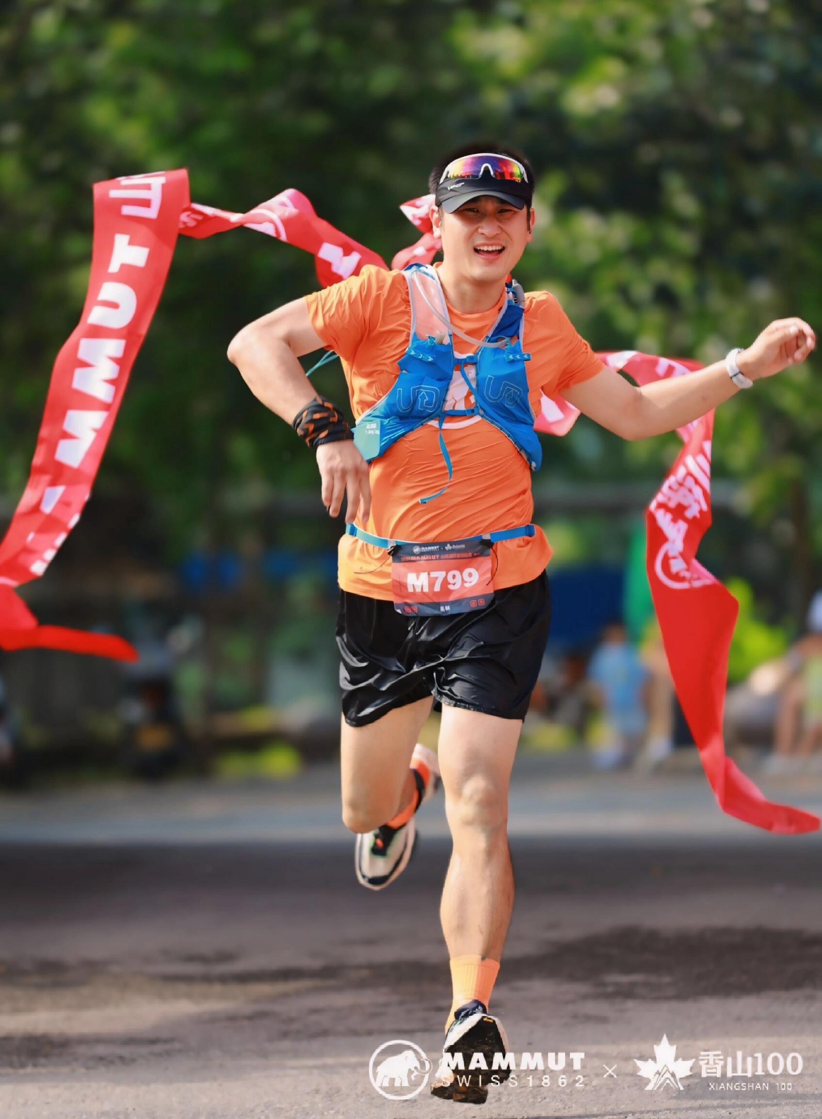 挑战巨人勇往直前，冠军之路脚步不停歇的简单介绍